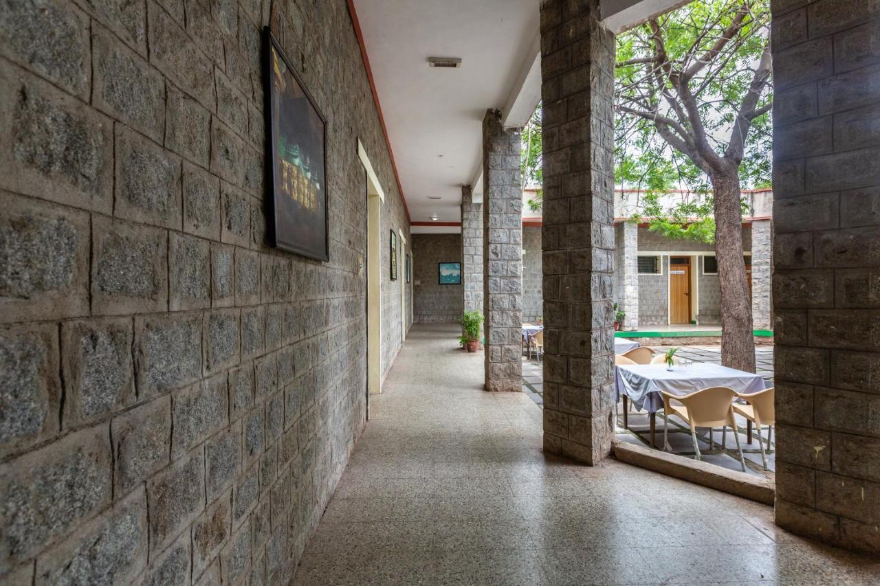 Kstdc Hotel Mayura Bhuvaneshwari Kamalapur Hampi Exterior photo