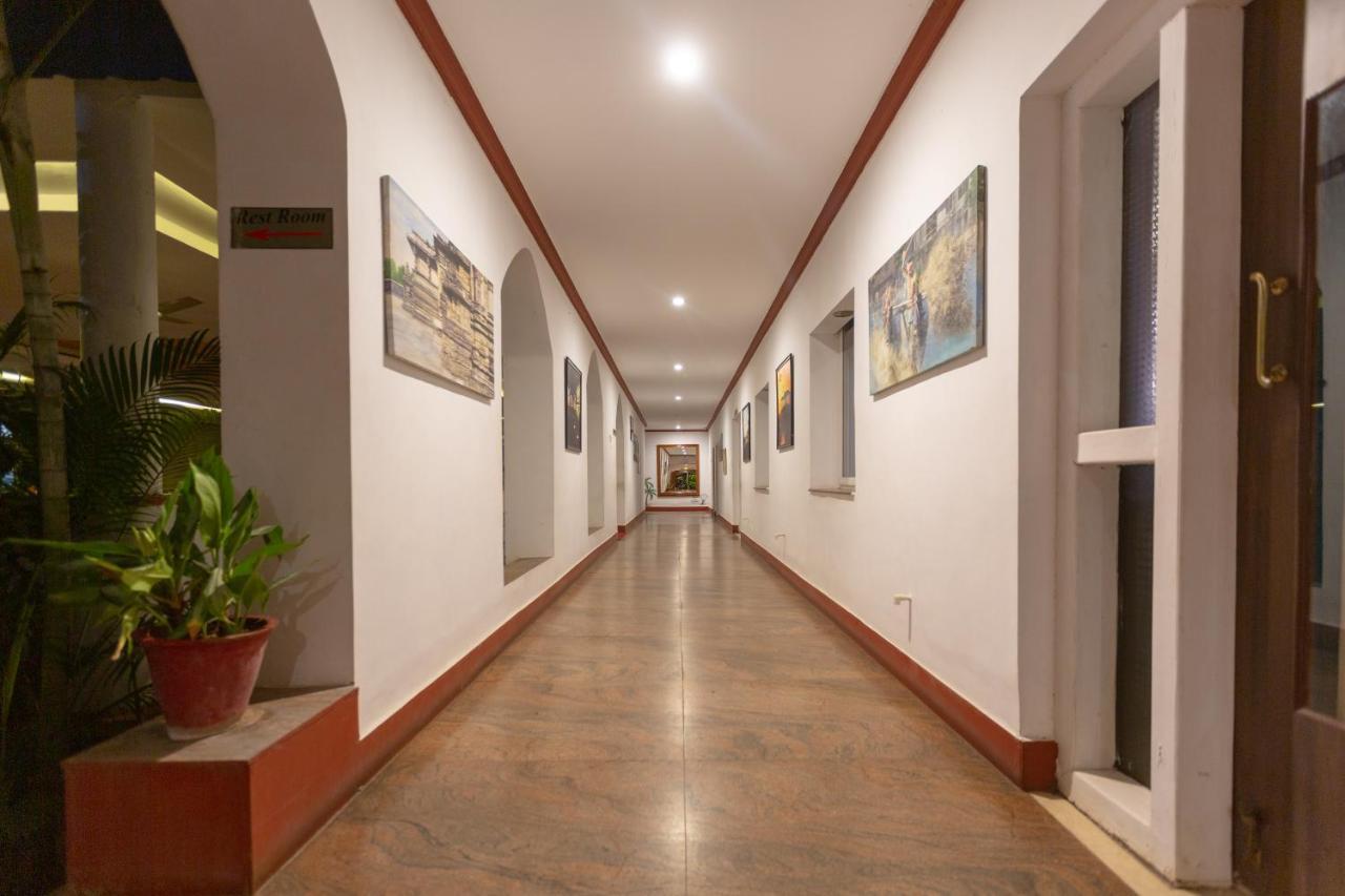 Kstdc Hotel Mayura Bhuvaneshwari Kamalapur Hampi Exterior photo