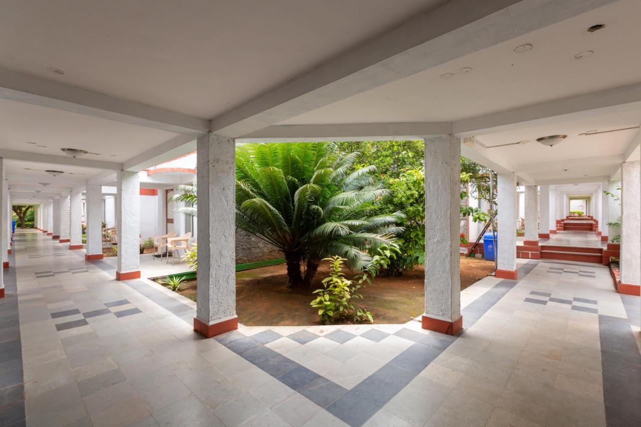 Kstdc Hotel Mayura Bhuvaneshwari Kamalapur Hampi Exterior photo