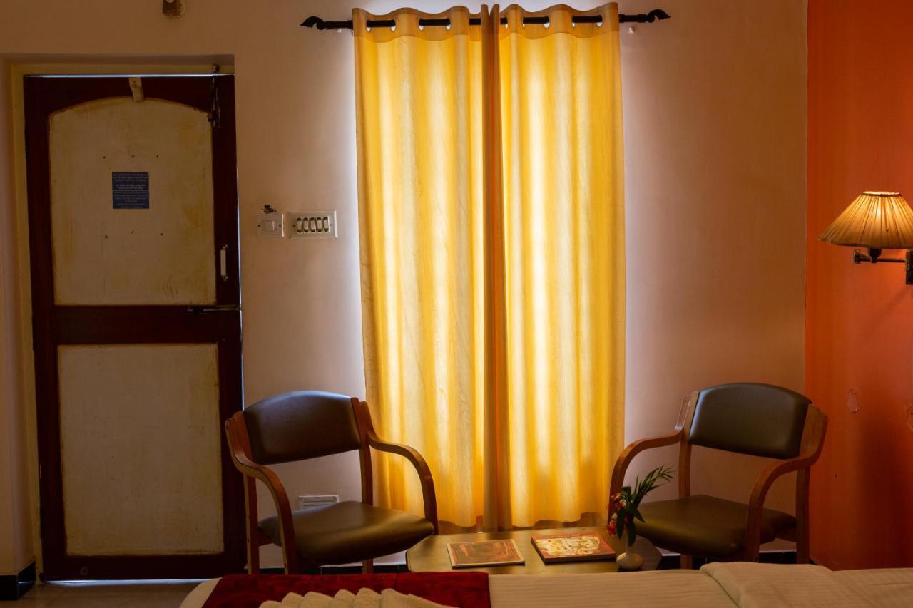 Kstdc Hotel Mayura Bhuvaneshwari Kamalapur Hampi Exterior photo