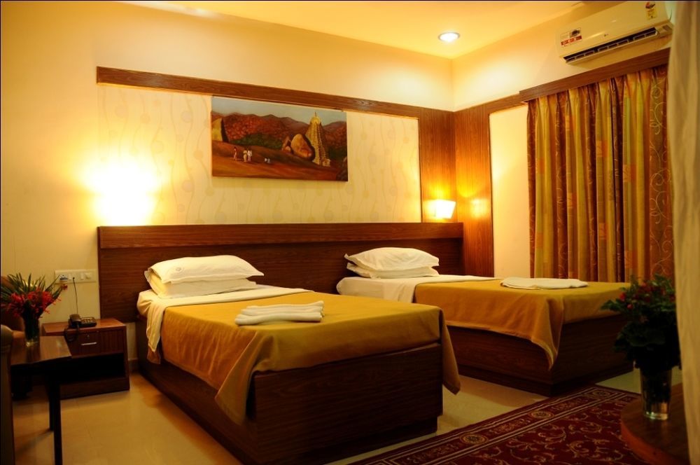 Kstdc Hotel Mayura Bhuvaneshwari Kamalapur Hampi Exterior photo